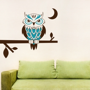 Night owl on a branch wall decal